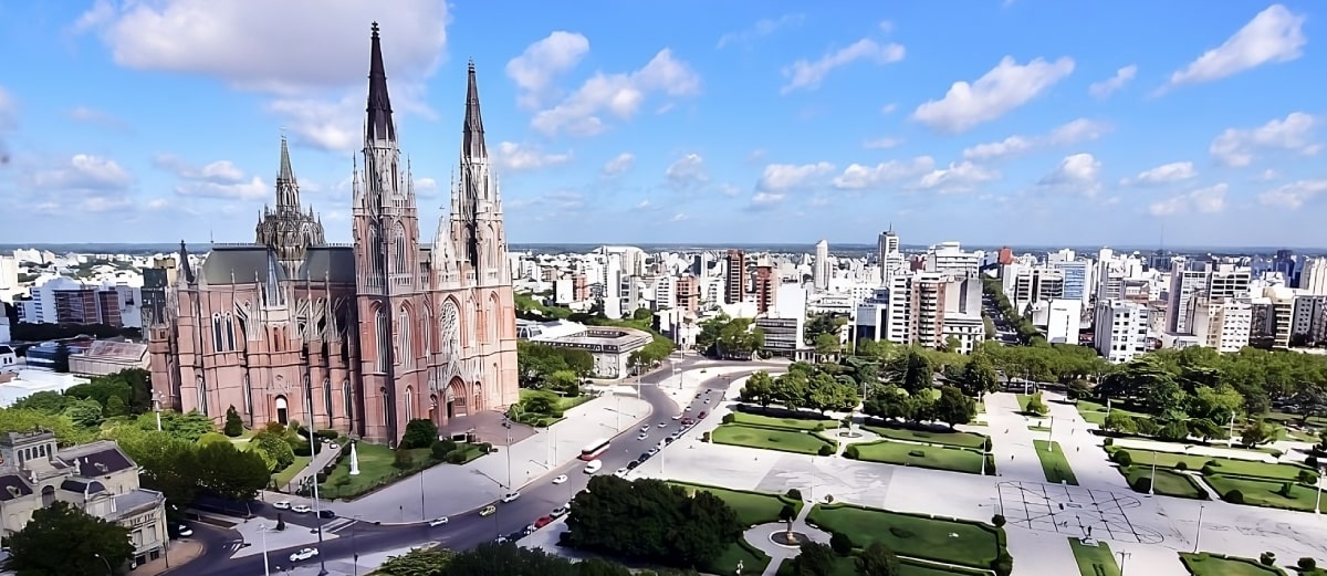 Pasajes en micro a La Plata